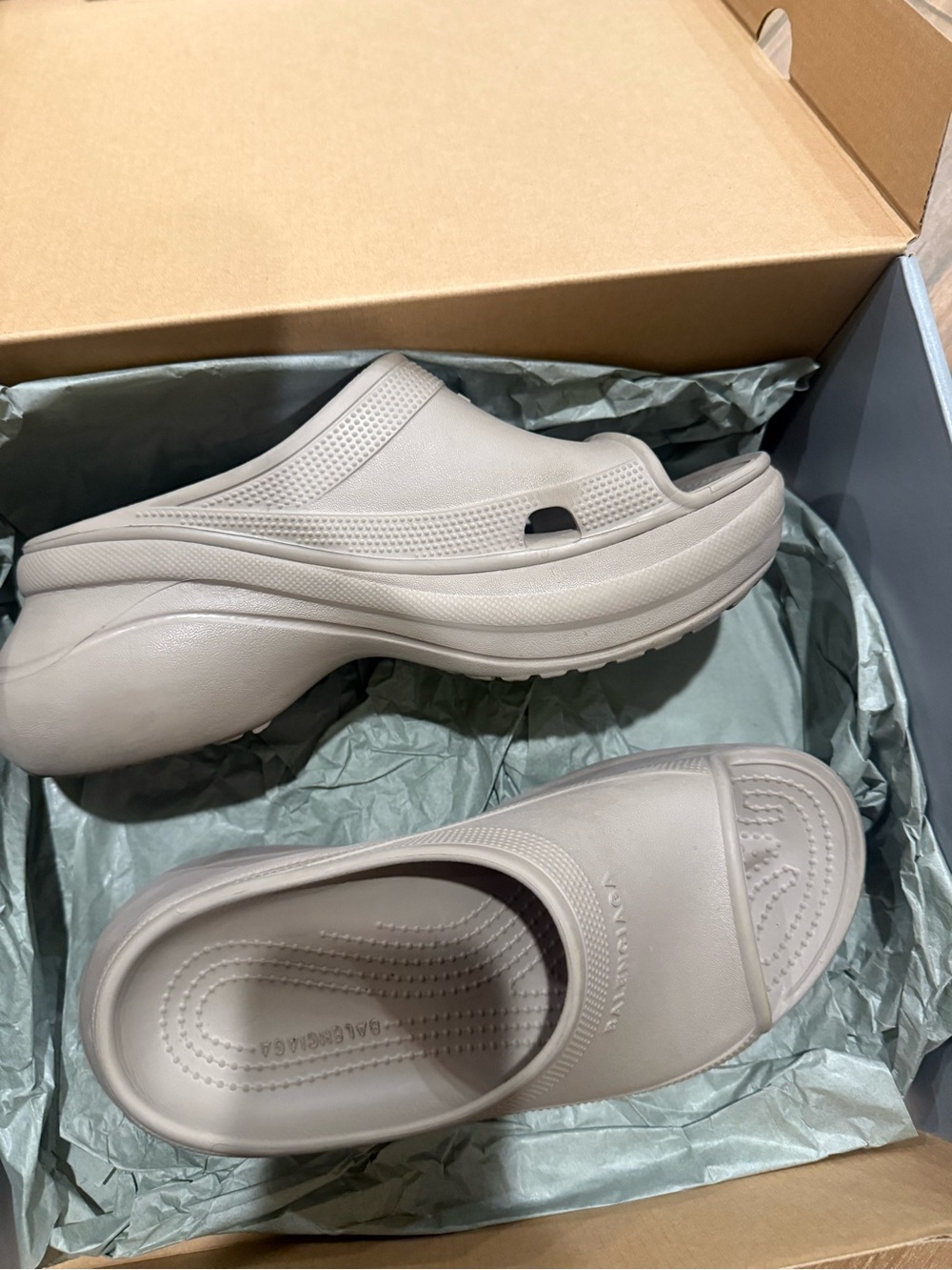 Balenciaga x Crocs